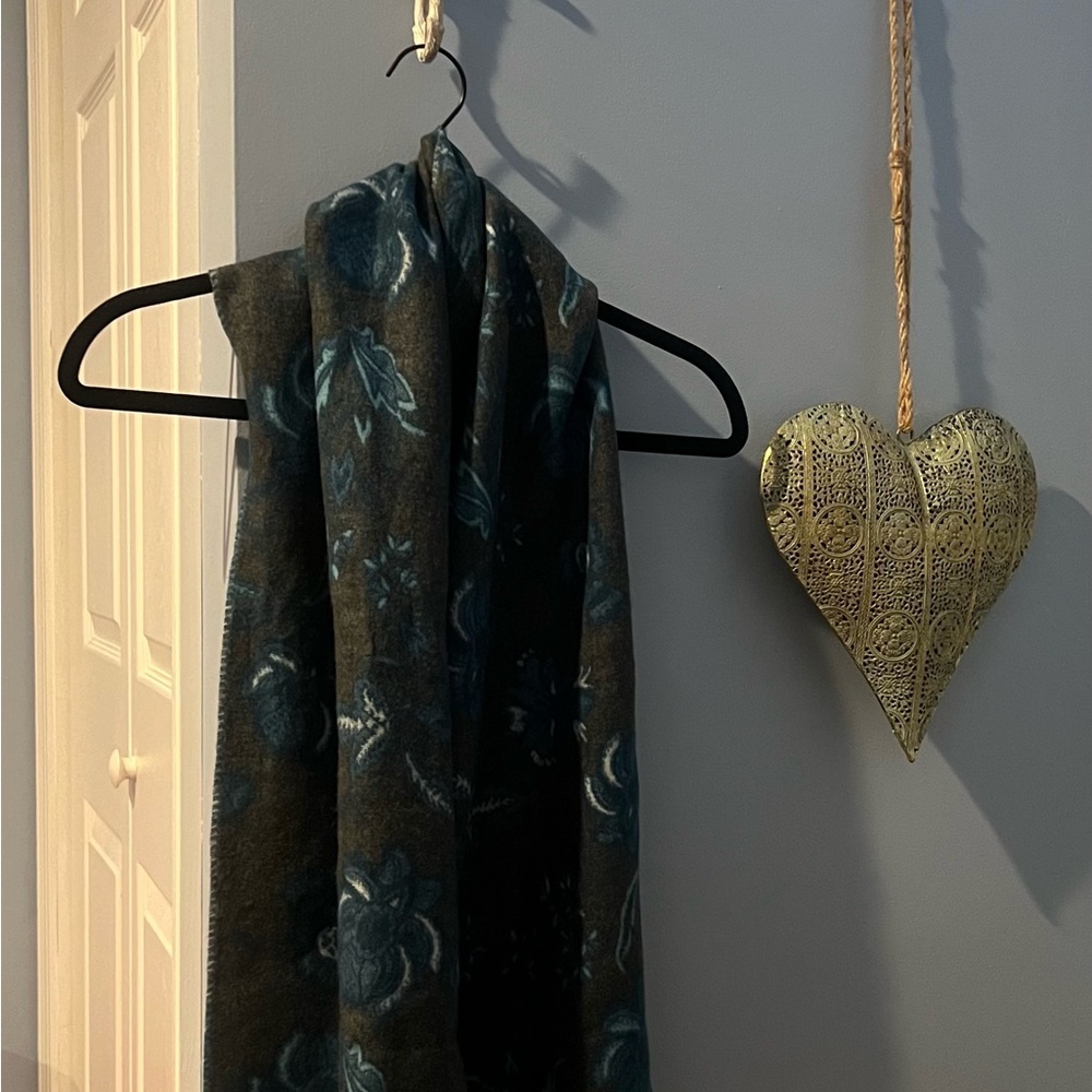 Floral Patterned Scarf in Blue and Gray